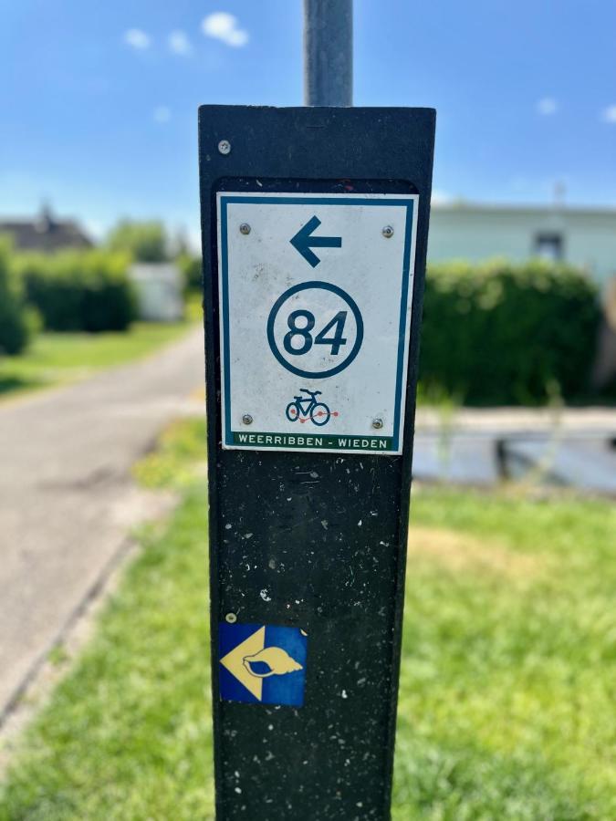 Gezellige Stacaravan Met Groot, Zonnig Terras! Belt-Schutsloot Kültér fotó