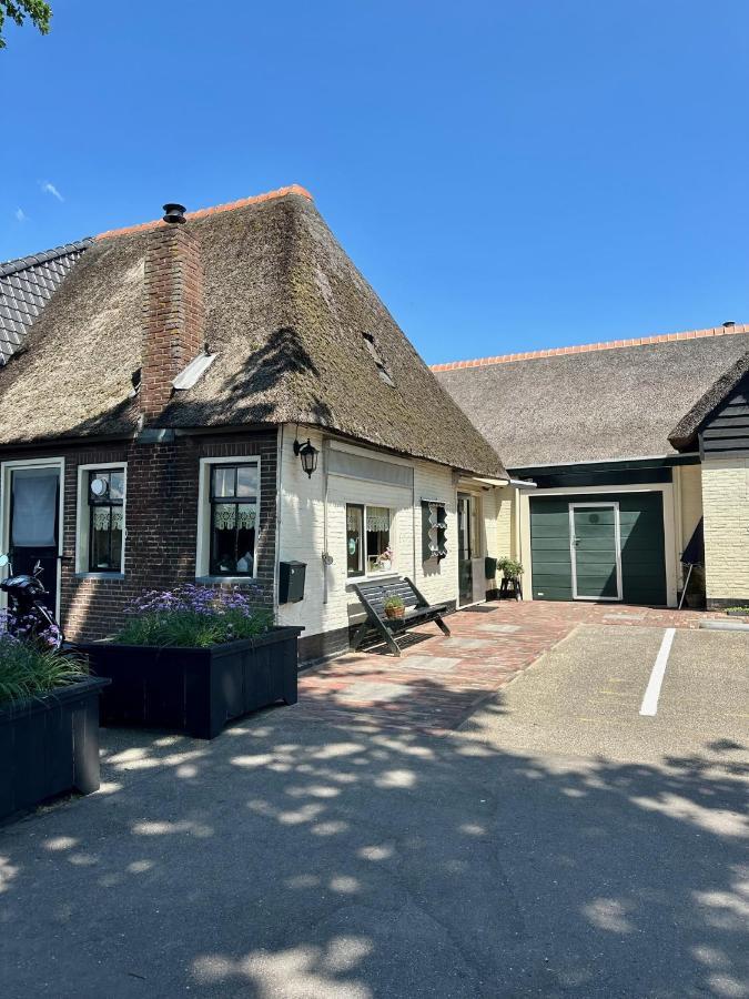 Gezellige Stacaravan Met Groot, Zonnig Terras! Belt-Schutsloot Kültér fotó
