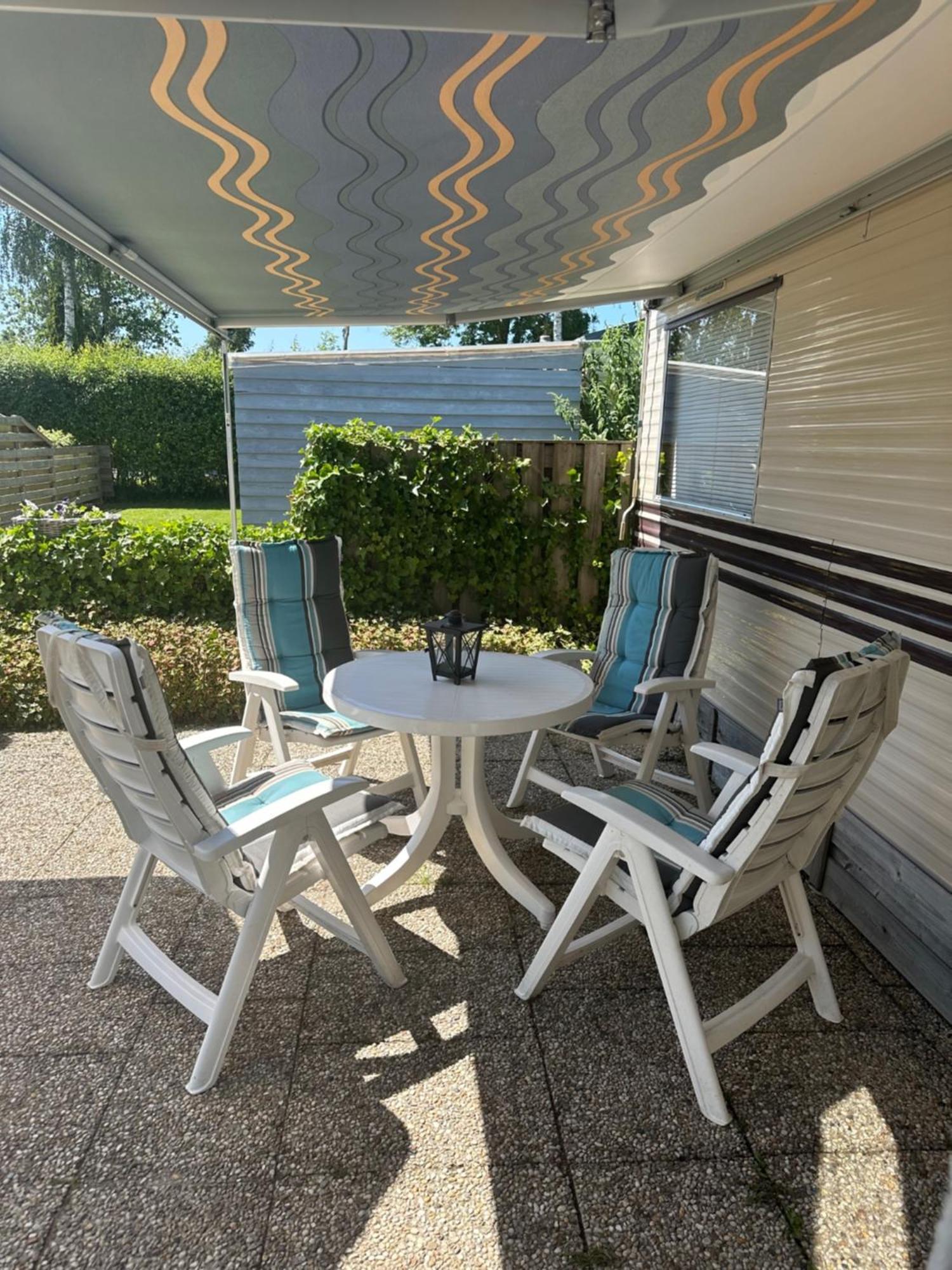 Gezellige Stacaravan Met Groot, Zonnig Terras! Belt-Schutsloot Kültér fotó